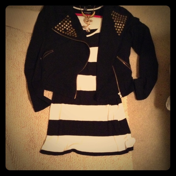 Express-Sexy Basic- Black/white striped mini dress
