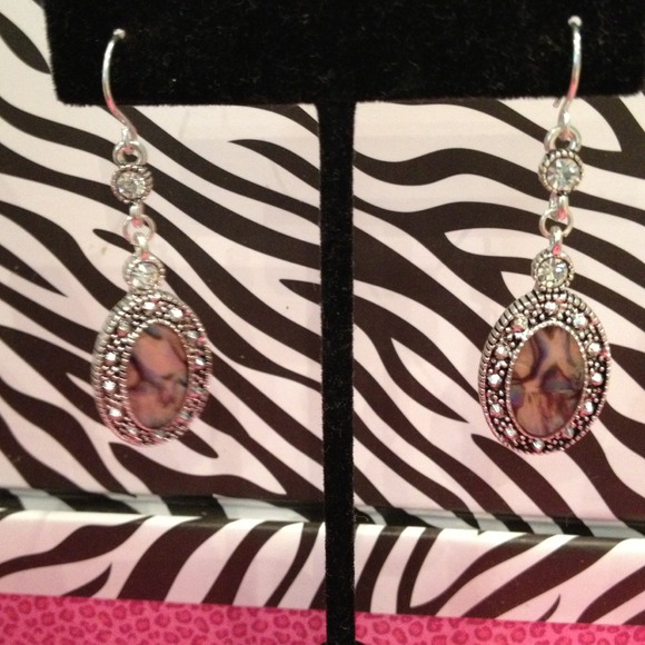 Fashion mother of pearl earrings