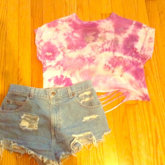 crop top w/high waisted shorts