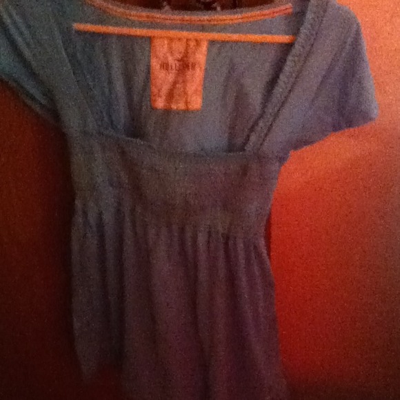 A cute Hollister top