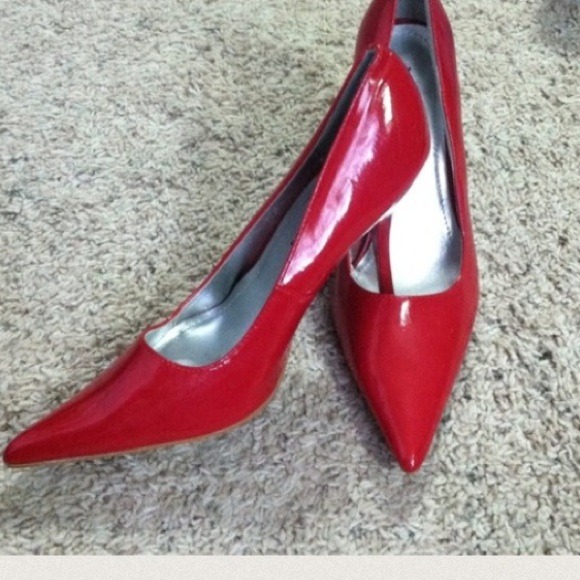 Red heel just under 4 inches