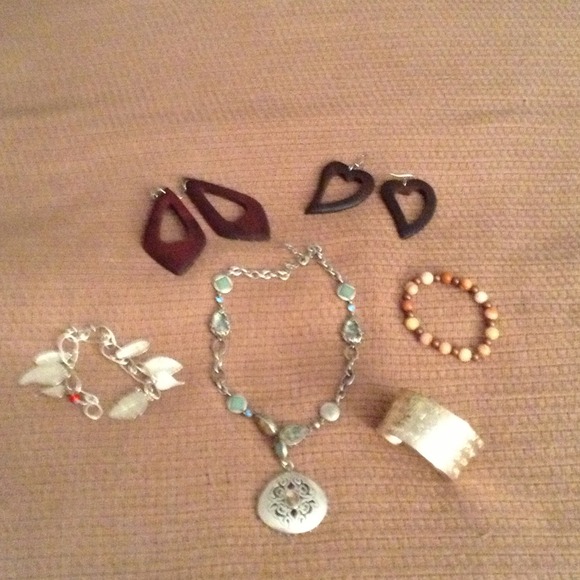 Jewelry bundle - Picture 1 of 1