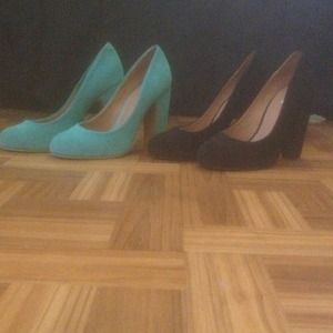 Kimchi Blue suede pumps