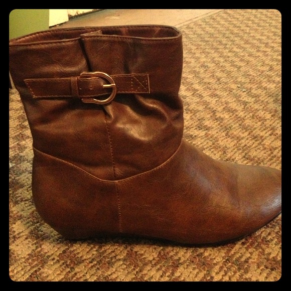 Cute brown boots
