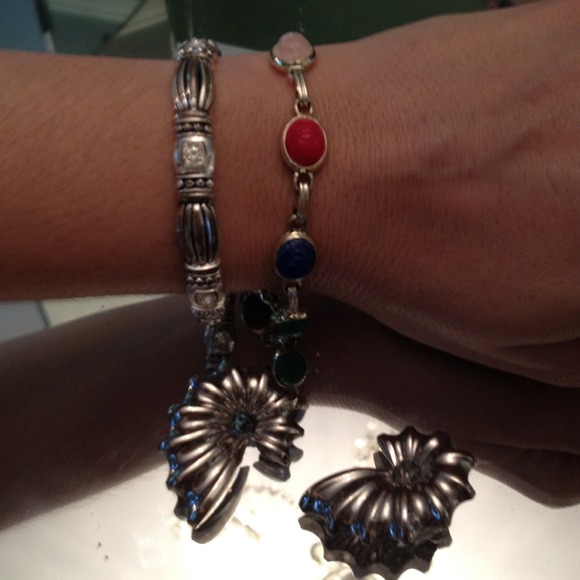 Beautiful scarab rhinestone stretch silver bracel - Picture 3 of 4