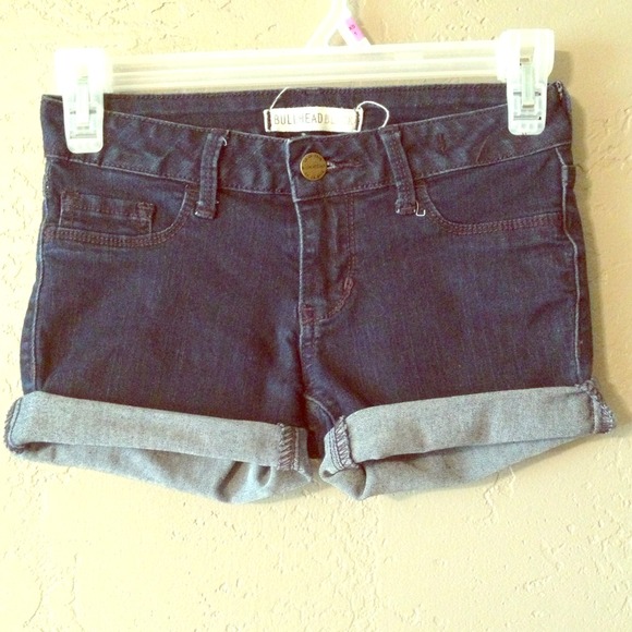 Bullhead Black cuffed shorts