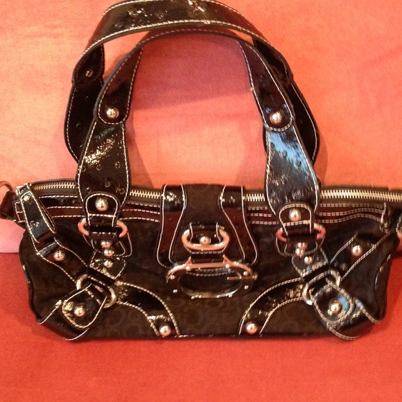 Guess Handbags - *PRICE DROP AGAIN* Guess handbag-PRICE FIRM