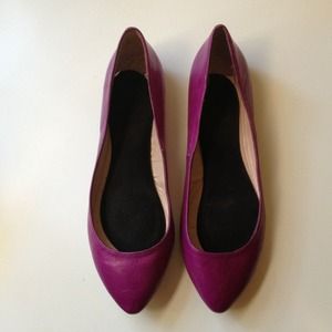 BRAND NEW Dolce Vita Plum Flats