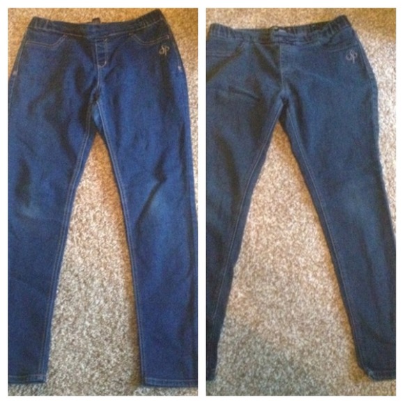 2 Pairs of Straight Leg Jeggings