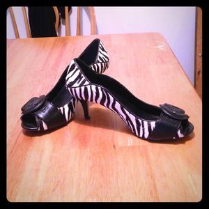 Max Studio zebra peep toe pumps