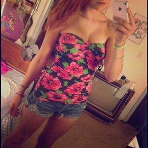 🚫TRADED🚫Pink flower tube top