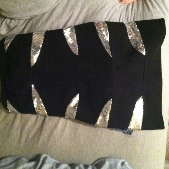 New Years dress - Picture 1 of 2