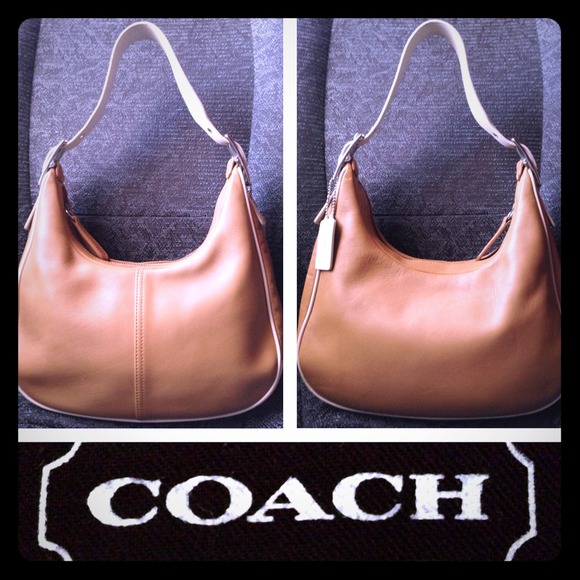 👛<NO LONGER AVAILABLE>👛🎀COACH Caramel & Cream🎀