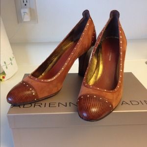 REDUCED💥ADRIIENNE VITTADINI FALL SEUDE/LEATHER