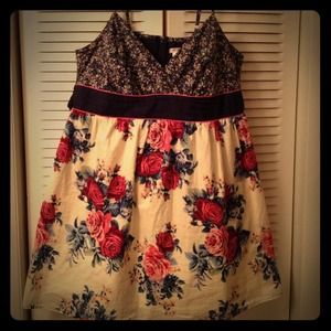 3 dresses, two tanks bundled.