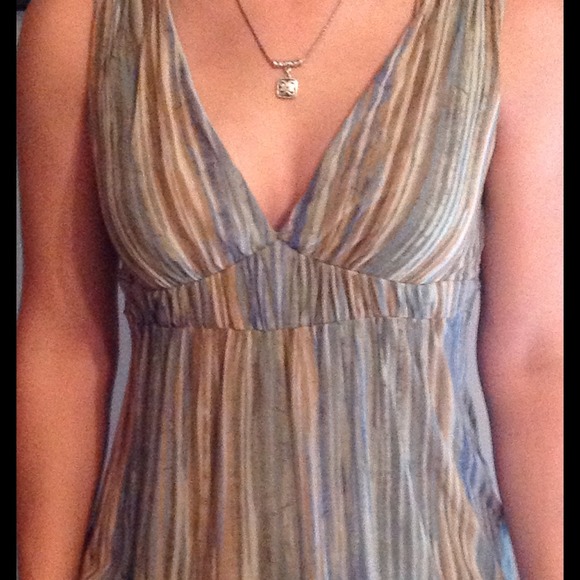 Sleeveless dressy top