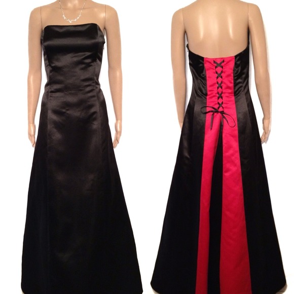 🚫Reserved @princesslindi 🚫❤ Black & Red  Dress