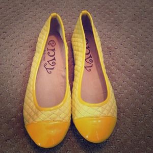 Envy yellow flats