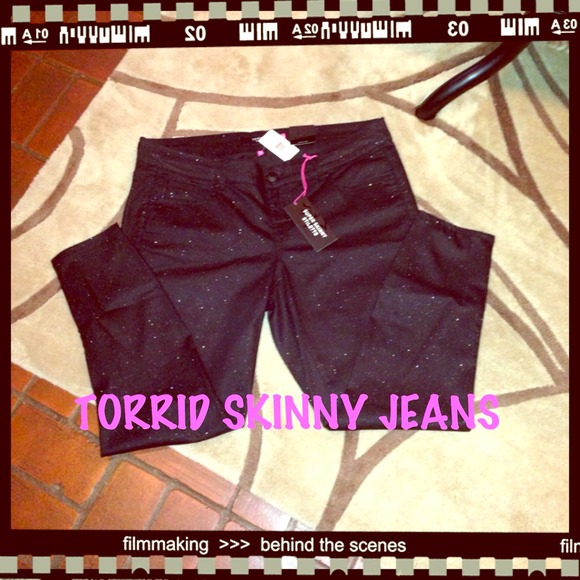 ✋SOLD✋Torrid Skinny Black Sparkle Jeans