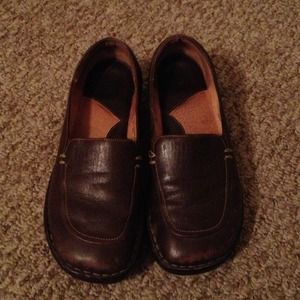 Born size 9 1/2 leather shoes