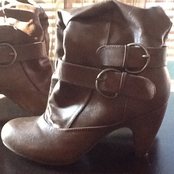 ⚠️SOLD⚠️ IN BUNDLE - Picture 2 of 2