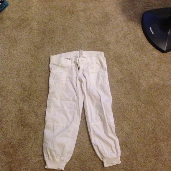Holister capris - Picture 2 of 2
