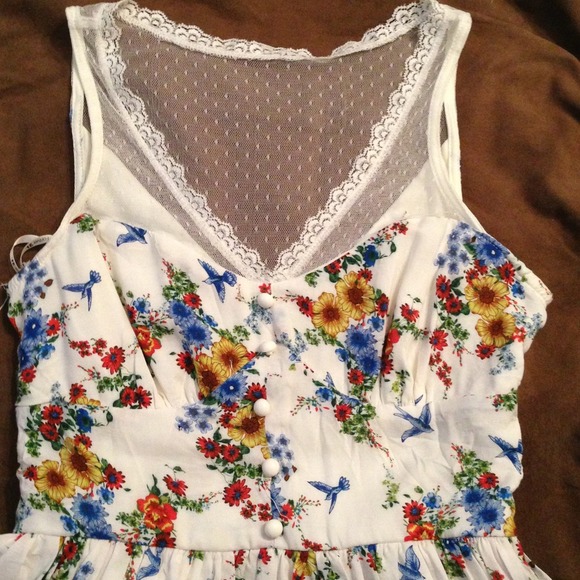 Dress - Picture 3 of 3