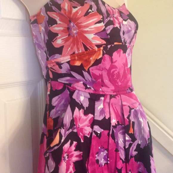 🚫SOLD Strapless floral dress - Picture 4 of 4