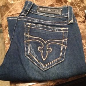 💢💢SOLD outside of PM💢💢Rock Revival Jeans