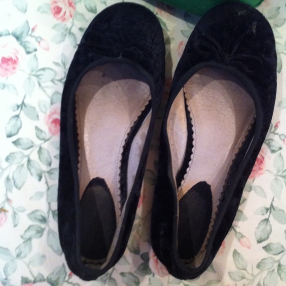 Black Velvet Flats - Picture 2 of 4