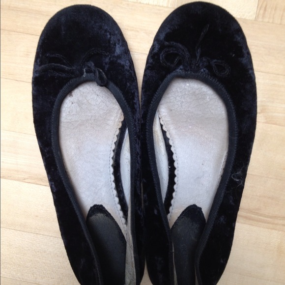 Black Velvet Flats - Picture 4 of 4