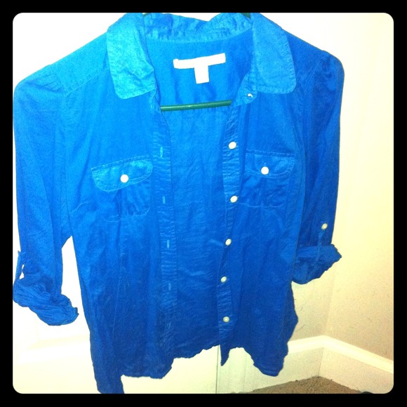 Gorgeous bright blue button up