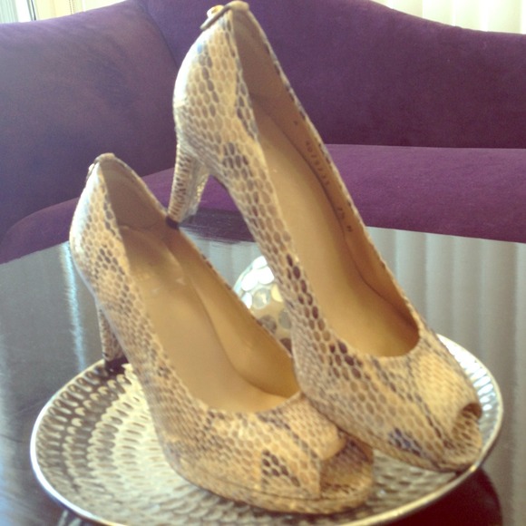Authentic Stuart Weitzman open toe heels. UNWORN!