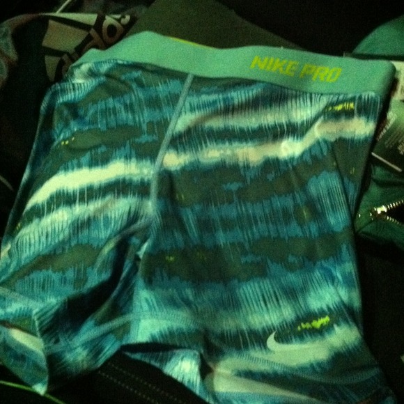 Nike pro fitted shorts