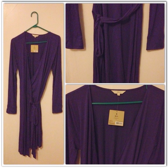 ❗SOLD IN BUNDLE❗MIX Purple Wrap Dress - Picture 2 of 2