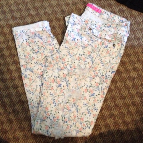Floral print pants