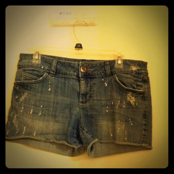 💥REDUCED💥Distressed cut off denim shorts - Picture 1 of 2
