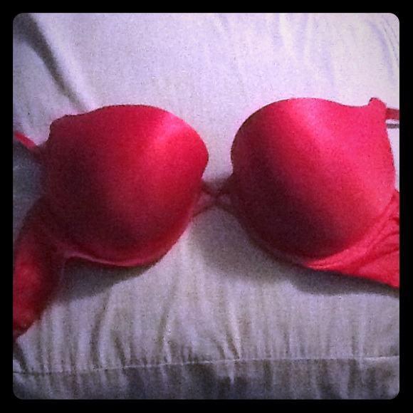 Red Victoria's Secret  Bombshell bra. Reserved