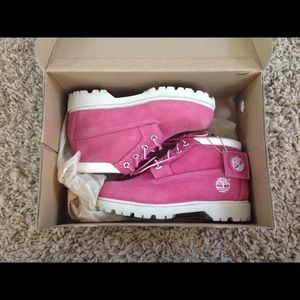 REDUCED 💕 Pink timberlands !