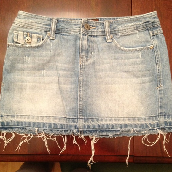 Aeropostale manufactured faded mini skirt