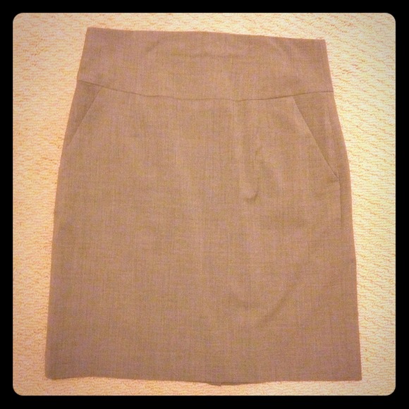 BRAND NEW Banana Republic Pencil Skirt