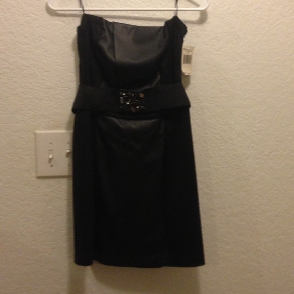 Super sexy Guess mini dress w/faux leather NWT