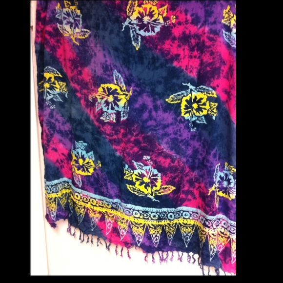 Beautiful Hawaiian sarong 💕