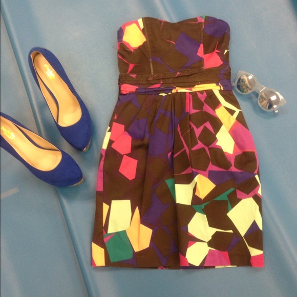 Sold in bundle to @noahsfortune - Picture 1 of 3