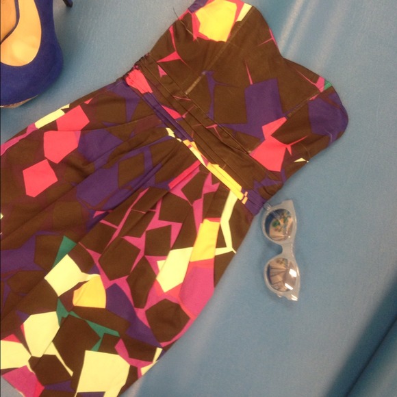 Sold in bundle to @noahsfortune - Picture 2 of 3