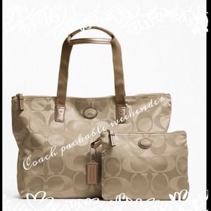 💥NWT Coach SigNature Nylon Packable Weekender 💥