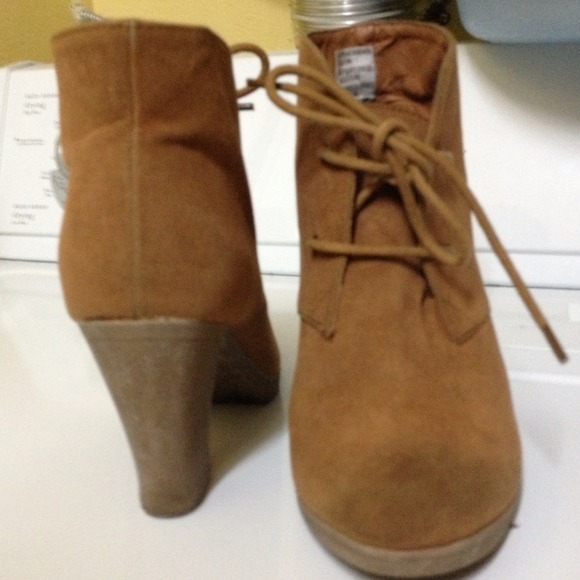 Heel Booties - Picture 2 of 4