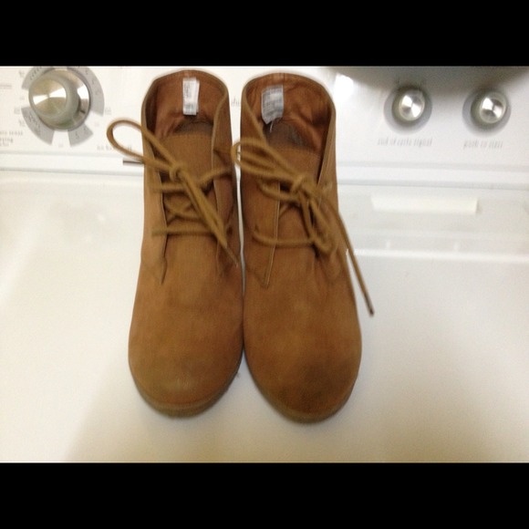 Heel Booties - Picture 3 of 4