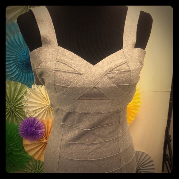 Sold in bundle to @noahsfortune - Picture 1 of 4