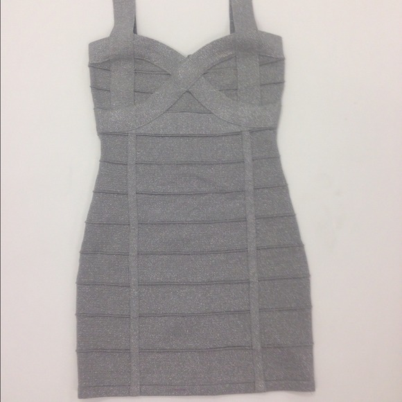 Sold in bundle to @noahsfortune - Picture 2 of 4